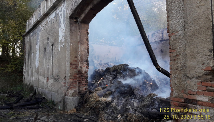 FOTOGALERIE: Požár zemědělského objektu