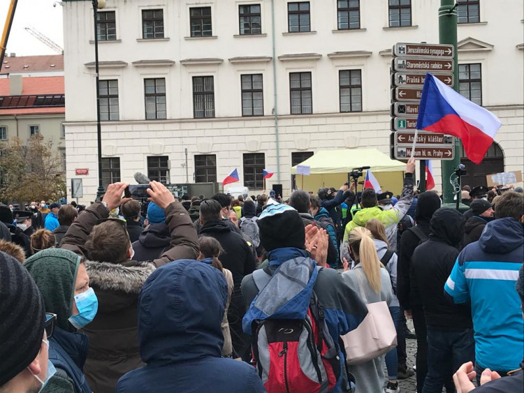 FOTOGALERIE: Vláda likviduje životy, naše práva a naši zem, znělo na demonstraci v Praze