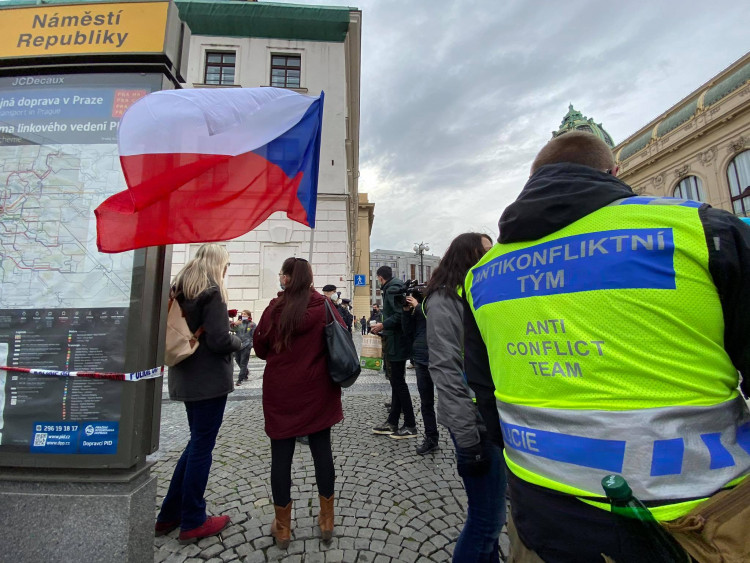 FOTOGALERIE: Vláda likviduje životy, naše práva a naši zem, znělo na demonstraci v Praze