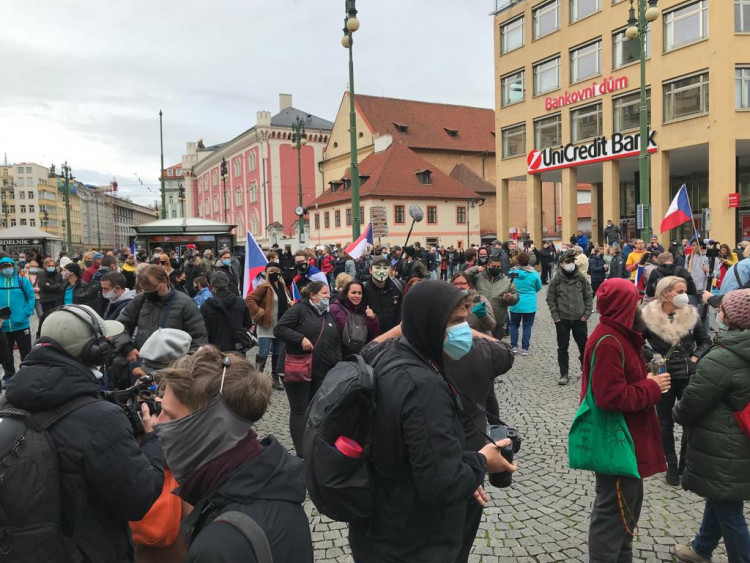 FOTOGALERIE: Vláda likviduje životy, naše práva a naši zem, znělo na demonstraci v Praze
