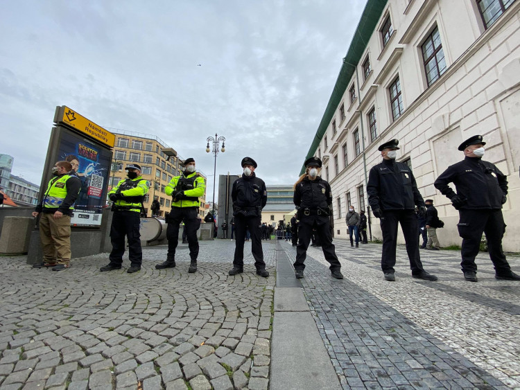 FOTOGALERIE: Vláda likviduje životy, naše práva a naši zem, znělo na demonstraci v Praze