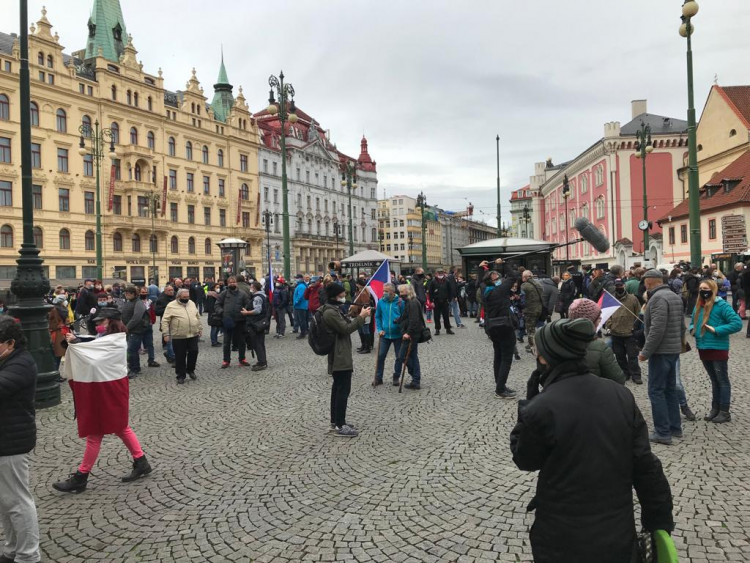 FOTOGALERIE: Vláda likviduje životy, naše práva a naši zem, znělo na demonstraci v Praze
