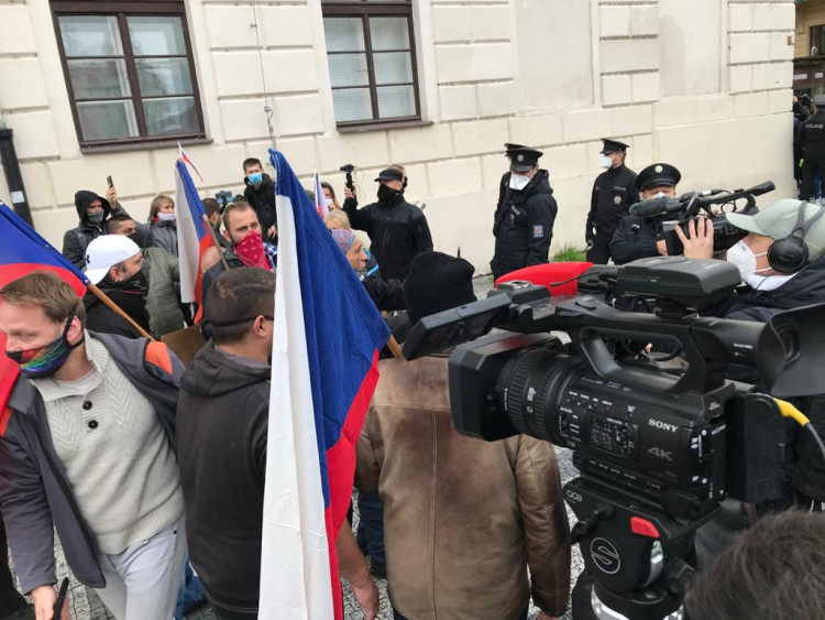 FOTOGALERIE: Vláda likviduje životy, naše práva a naši zem, znělo na demonstraci v Praze