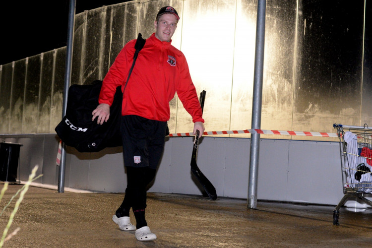 GALERIE: První trénink Mountfieldu na venkovním ledě v Dobříši