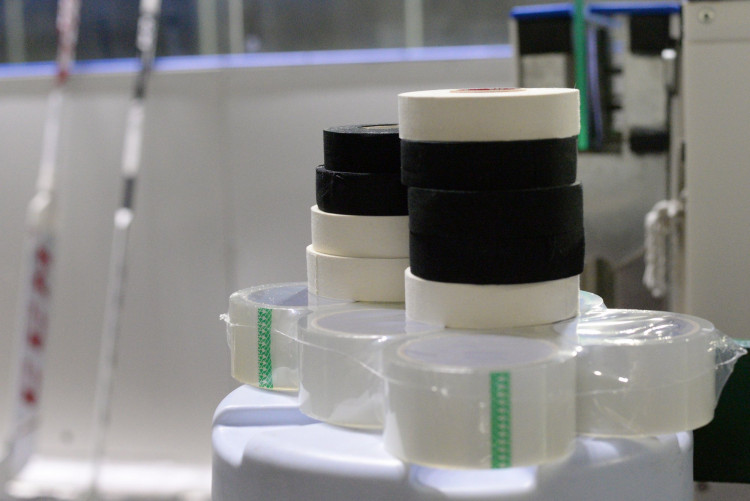 GALERIE: První trénink Mountfieldu na venkovním ledě v Dobříši