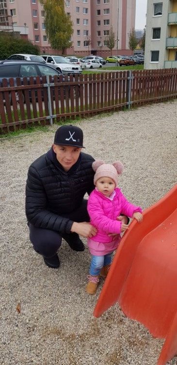 Josef Skořepa s dcerkou