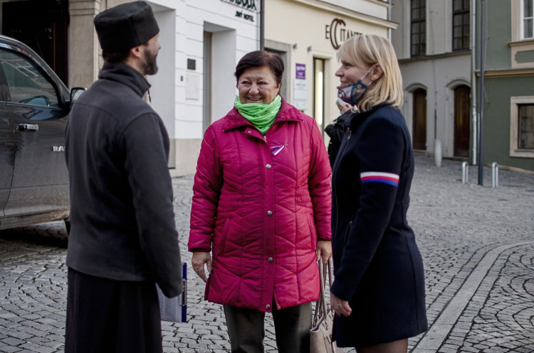 Demonstrace za zrušení opatření proti koronaviru, Zelný trh, 17. listopadu 2020. autor: Petr Bezděk