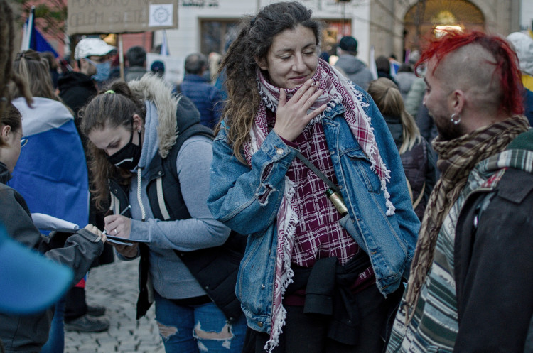 Demonstrace za zrušení opatření proti koronaviru, Zelný trh, 17. listopadu 2020. autor: Petr Bezděk