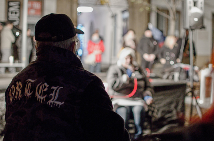 Demonstrace za zrušení opatření proti koronaviru, Zelný trh, 17. listopadu 2020. autor: Petr Bezděk