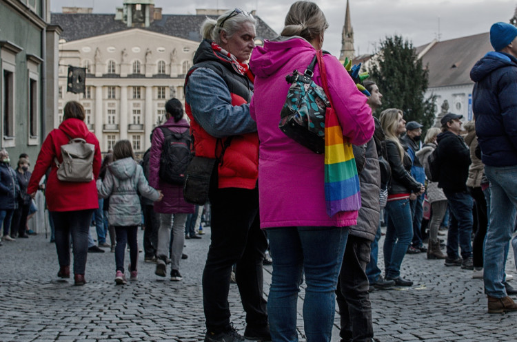 Demonstrace za zrušení opatření proti koronaviru, Zelný trh, 17. listopadu 2020. autor: Petr Bezděk