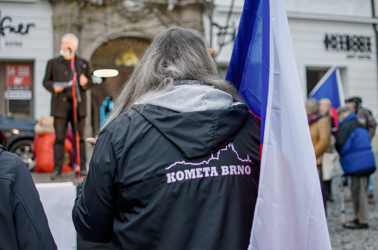 Demonstrace za zrušení opatření proti koronaviru, Zelný trh, 17. listopadu 2020. autor: Petr Bezděk