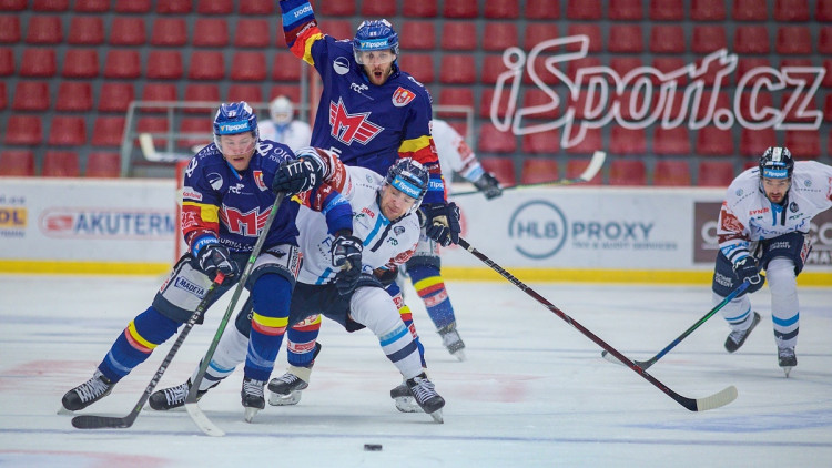 FOTOGALERIE: Nepomohl ani fantastický Patera. Motor čeká na první domácí výhru, v nájezdech podlehl Liberci