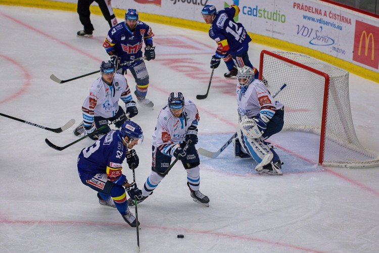 FOTOGALERIE: Nepomohl ani fantastický Patera. Motor čeká na první domácí výhru, v nájezdech podlehl Liberci