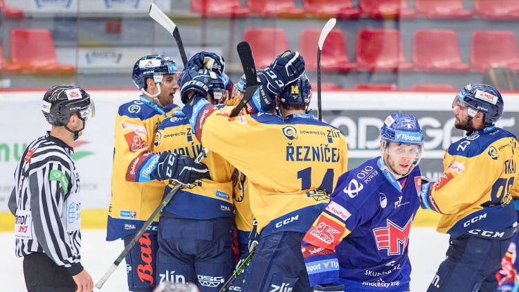 FOTOGALERIE: Zakletá Budvar aréna. Motor doma opět nevyhrál, na jihu Čech uspěl trápící se Zlín
