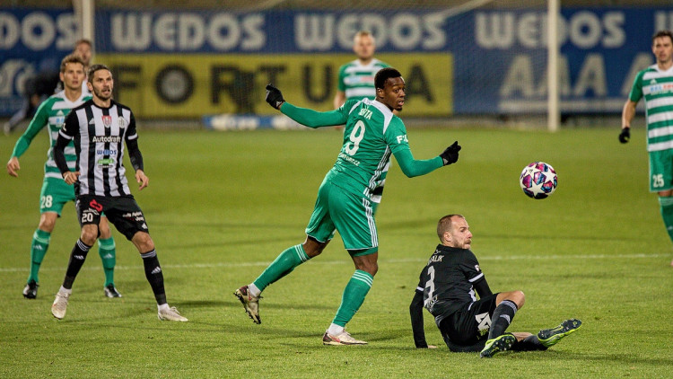 FOTOGALERIE: Konečně. Dynamo navázalo na skvělý výkon z Letné a doma poprvé vyhrálo