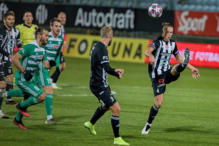 FOTOGALERIE: Konečně. Dynamo navázalo na skvělý výkon z Letné a doma poprvé vyhrálo