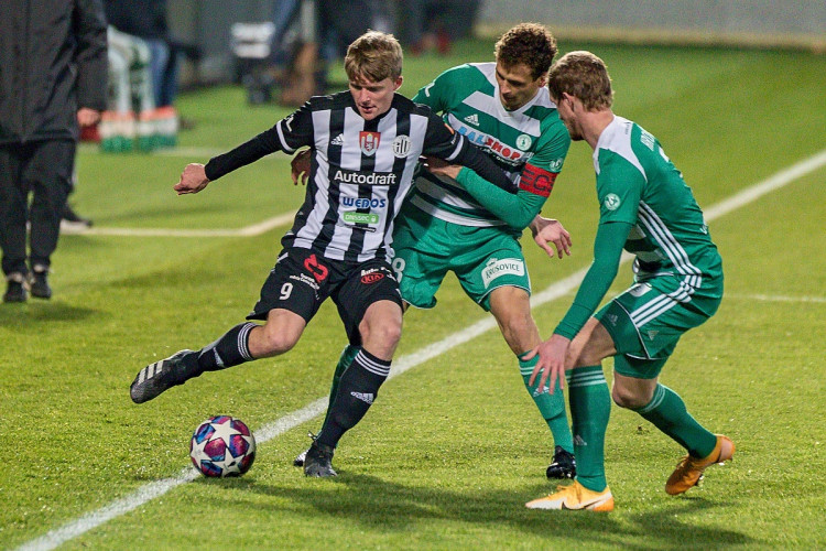 FOTOGALERIE: Konečně. Dynamo navázalo na skvělý výkon z Letné a doma poprvé vyhrálo