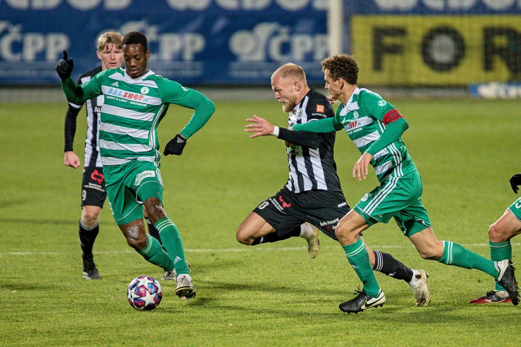 FOTOGALERIE: Konečně. Dynamo navázalo na skvělý výkon z Letné a doma poprvé vyhrálo