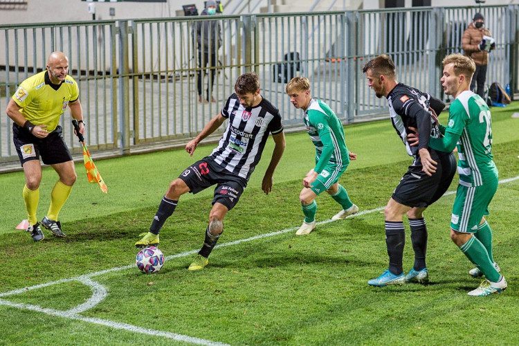 FOTOGALERIE: Konečně. Dynamo navázalo na skvělý výkon z Letné a doma poprvé vyhrálo