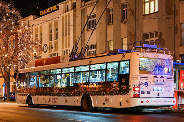 GALERIE: Vánočně osvícený Hradec Králové