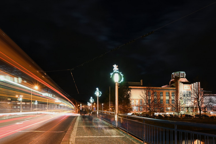 GALERIE: Vánočně osvícený Hradec Králové