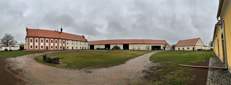 FOTOGALERIE: Dvůr Gigant