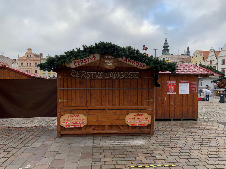 FOTOGALERIE: Uzavřené stánky na vánočních trzích