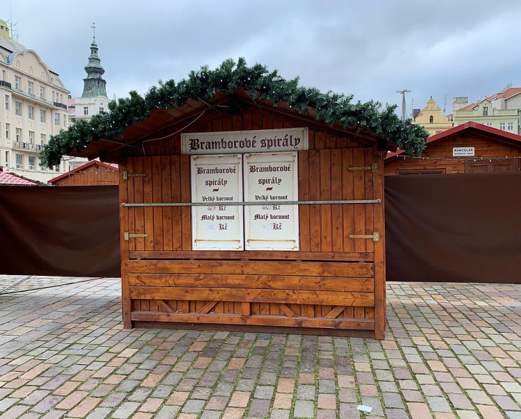 FOTOGALERIE: Uzavřené stánky na vánočních trzích