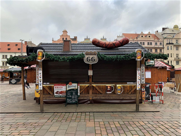 FOTOGALERIE: Uzavřené stánky na vánočních trzích