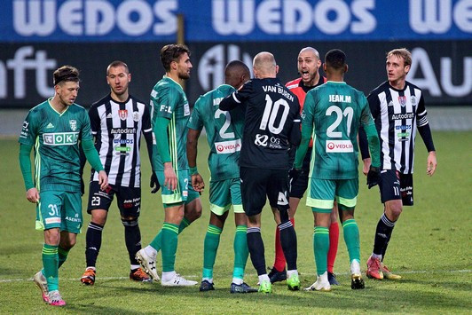 FOTOGALERIE: Další domácí drama. Dynamo dohánělo, s Karvinou bere bod za remízu 1:1