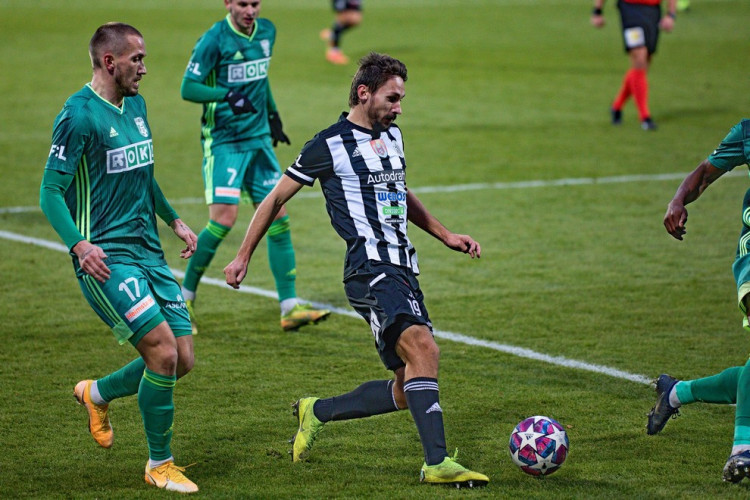 FOTOGALERIE: Další domácí drama. Dynamo dohánělo, s Karvinou bere bod za remízu 1:1