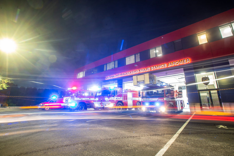 Profesionální jaroměřská jednotka sloužila 16 měsíců v provizorních podmínkách, ale čekání se vyplatilo. 22. září 2020 byla uvedena slavnostně do provozu zbrusu nová stanice, která vyrostla na místě té původní v ulici Na Valech.