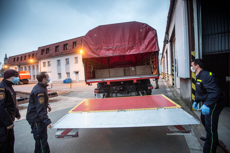 Pandemie koronaviru a šíření onemocnění COVID-19 – velmi skloňovaná slovní spojení v letošním roce. I pro nás to znamenalo zejména na jaře spoustu změn a částečně se díky nové situaci proměnila i naše zásahová činnost. Přibylo technických zásahů, kdy jsme