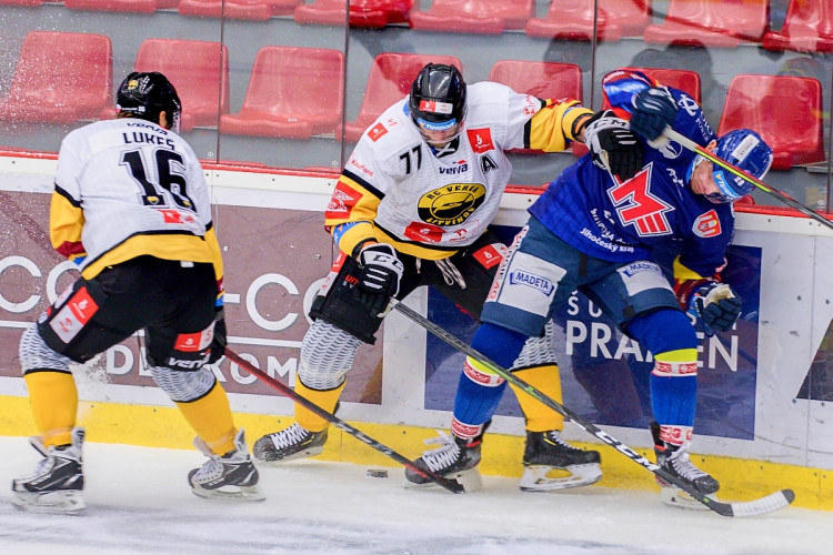 FOTOGALERIE: Druhé vítězství v řadě. Motoru se začíná dařit, v Budvar aréně přehrál Litvínov 4:3