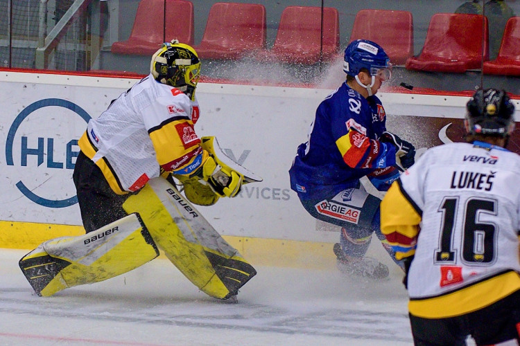 FOTOGALERIE: Druhé vítězství v řadě. Motoru se začíná dařit, v Budvar aréně přehrál Litvínov 4:3