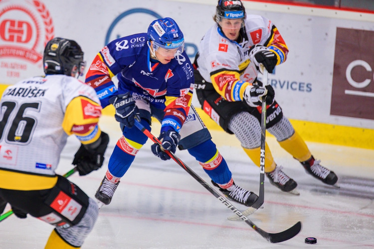 FOTOGALERIE: Druhé vítězství v řadě. Motoru se začíná dařit, v Budvar aréně přehrál Litvínov 4:3