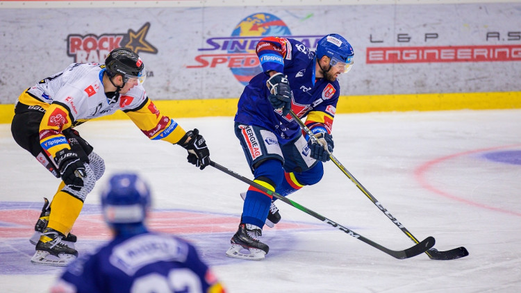 FOTOGALERIE: Druhé vítězství v řadě. Motoru se začíná dařit, v Budvar aréně přehrál Litvínov 4:3