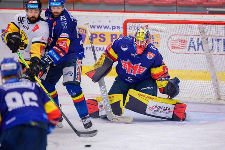 FOTOGALERIE: Druhé vítězství v řadě. Motoru se začíná dařit, v Budvar aréně přehrál Litvínov 4:3