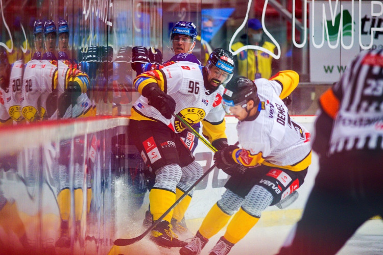 FOTOGALERIE: Druhé vítězství v řadě. Motoru se začíná dařit, v Budvar aréně přehrál Litvínov 4:3