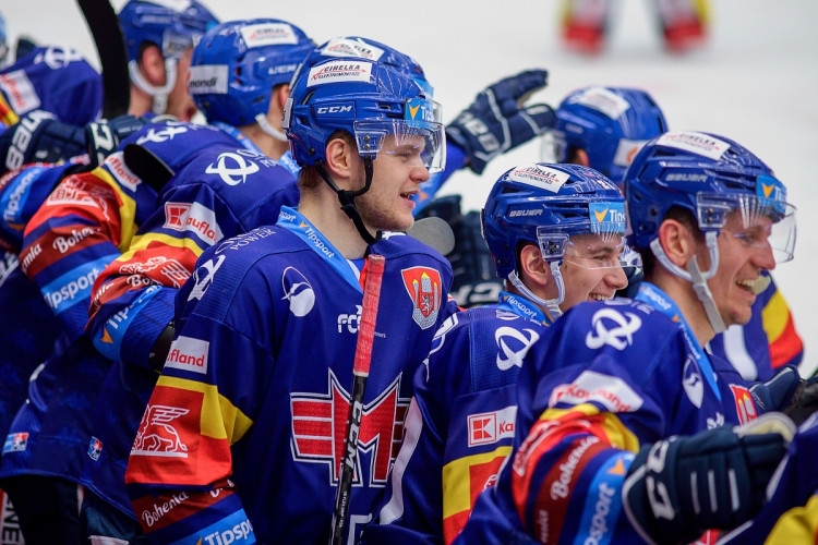 FOTOGALERIE: Druhé vítězství v řadě. Motoru se začíná dařit, v Budvar aréně přehrál Litvínov 4:3