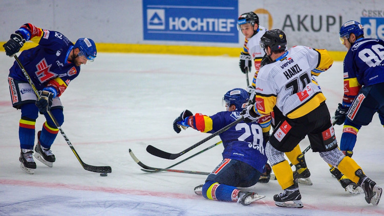 FOTOGALERIE: Druhé vítězství v řadě. Motoru se začíná dařit, v Budvar aréně přehrál Litvínov 4:3