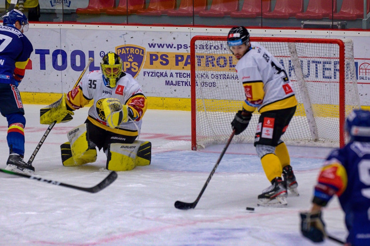 FOTOGALERIE: Druhé vítězství v řadě. Motoru se začíná dařit, v Budvar aréně přehrál Litvínov 4:3