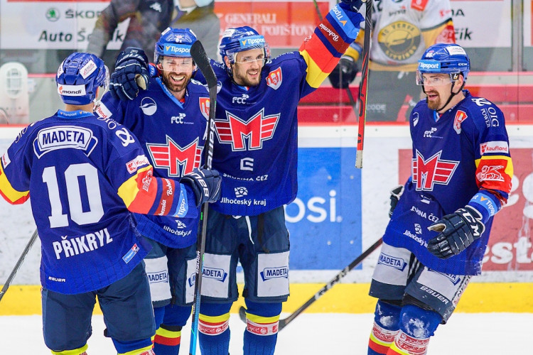 FOTOGALERIE: Druhé vítězství v řadě. Motoru se začíná dařit, v Budvar aréně přehrál Litvínov 4:3