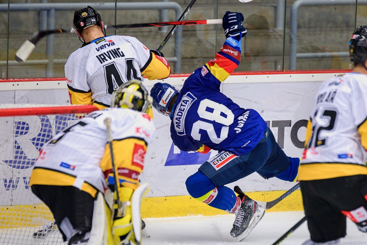 FOTOGALERIE: Druhé vítězství v řadě. Motoru se začíná dařit, v Budvar aréně přehrál Litvínov 4:3
