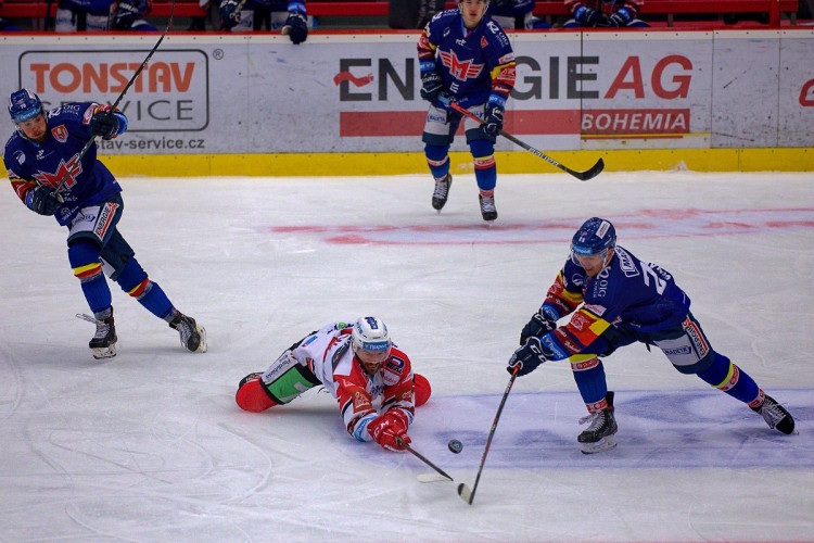 FOTOGALERIE: Madeta Motor ČB - HC Dynamo Pardubice