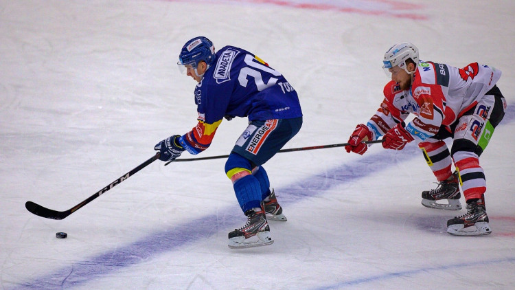 FOTOGALERIE: Konec úspěšné série. Budvar aréna po čtyřech zápasech padla, vyloupily ji Pardubice
