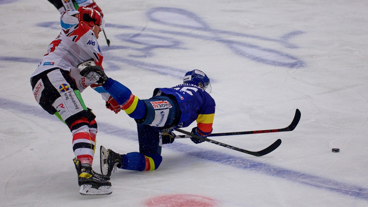 FOTOGALERIE: Konec úspěšné série. Budvar aréna po čtyřech zápasech padla, vyloupily ji Pardubice