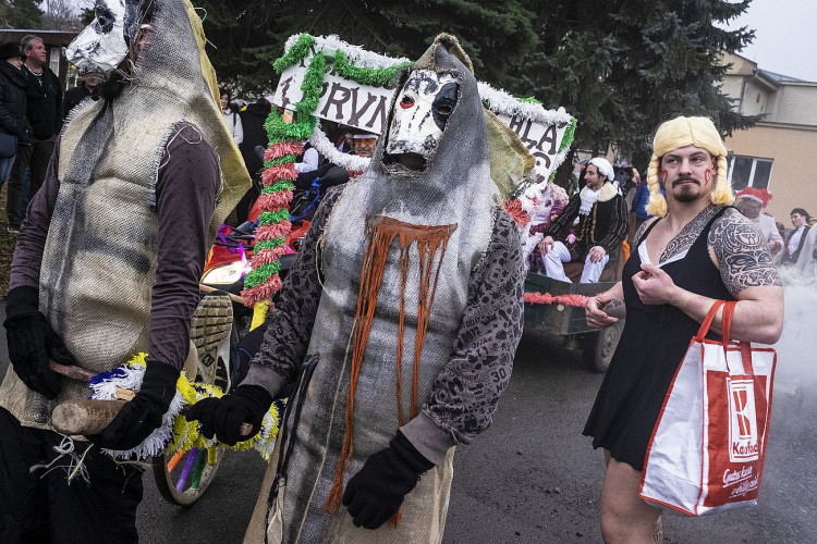 FOTOGALERIE: Masopust v Postřekově