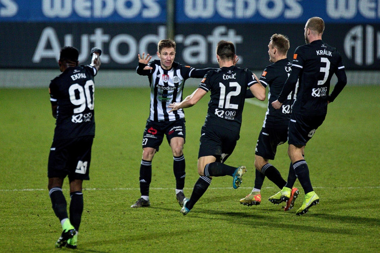 FOTOGALERIE: Brzký gól a červená karta. Dynamo doma dobývalo příbramský val, nakonec vyhrálo 2:1