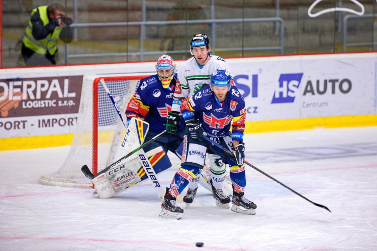 FOTOGALERIE: Šílená první třetina. Motor nezvládl úvod zápasu, od Mladé Boleslavi dostal šest branek